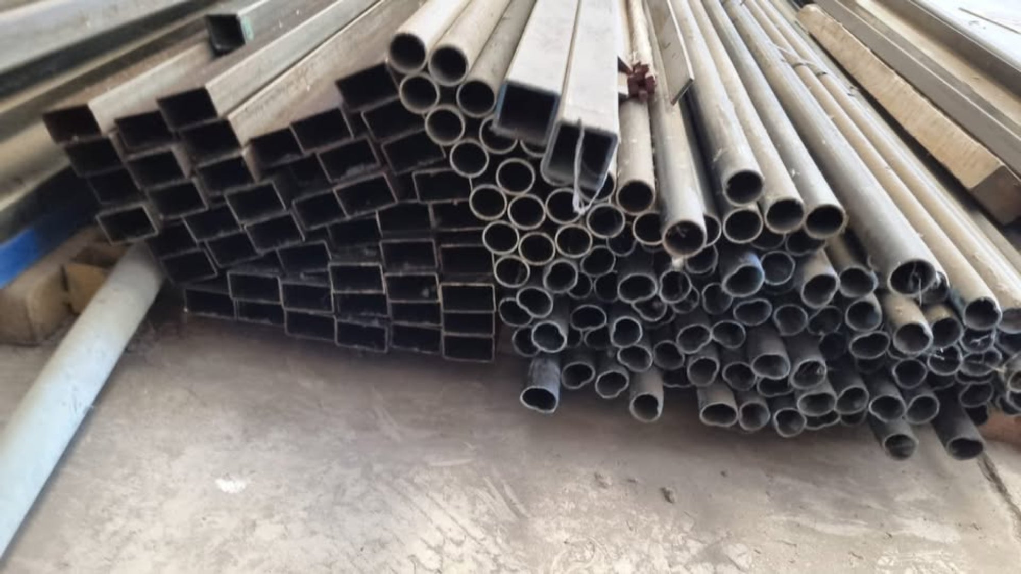 Perfil Tubo Industrial Rectangular 50x30x1.5mm X6mts.